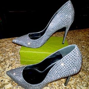 Steve Madden Silver Studded Pumps, size 9.